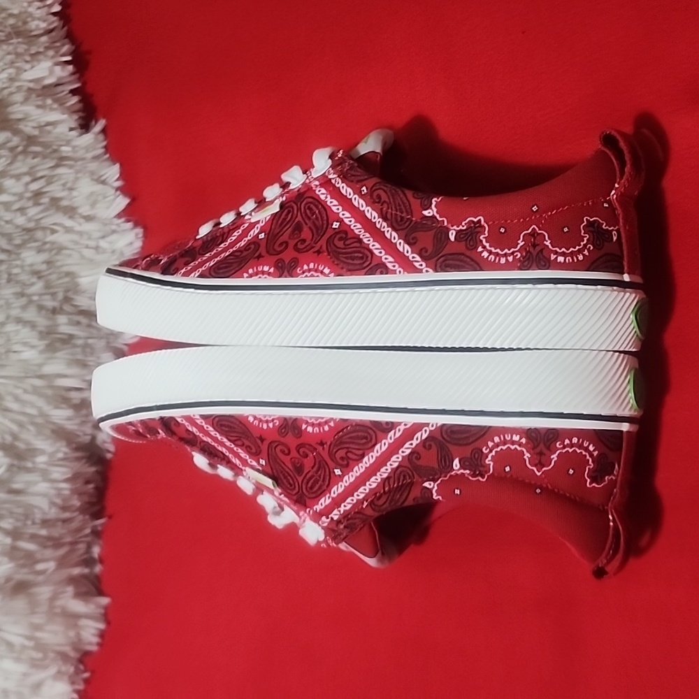 Cariuma Oca Low Red Bandana Canvas Sneaker Unisex - Picture 7 of 11
